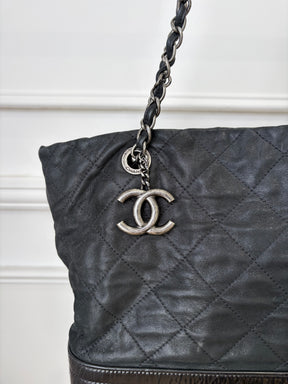 Chanel Gabrielle Large VIP Shopping Tote   Black Metalic Patent bottom