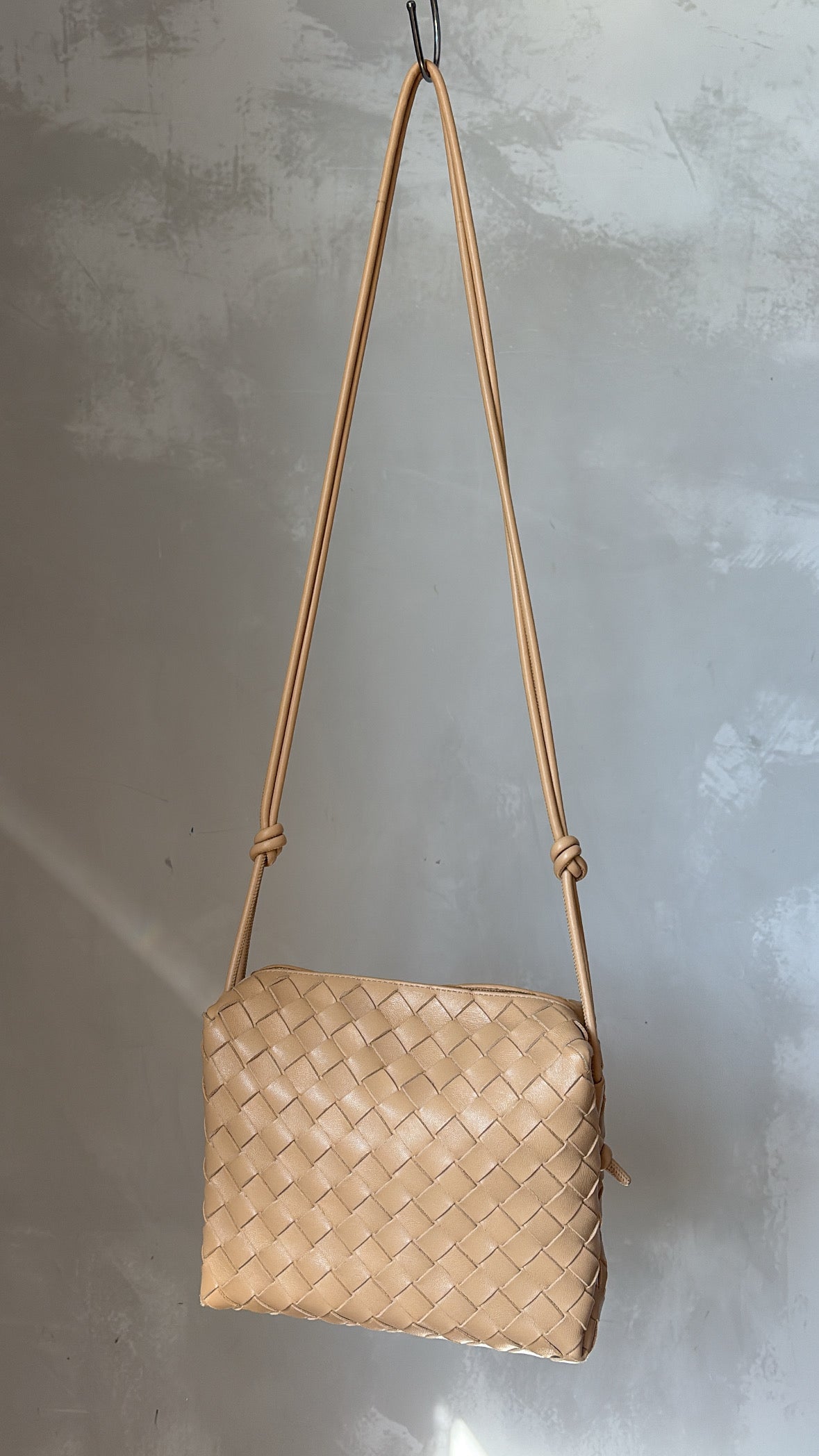 Bottega Veneta Intracciato Loop Camera Bag In Beige