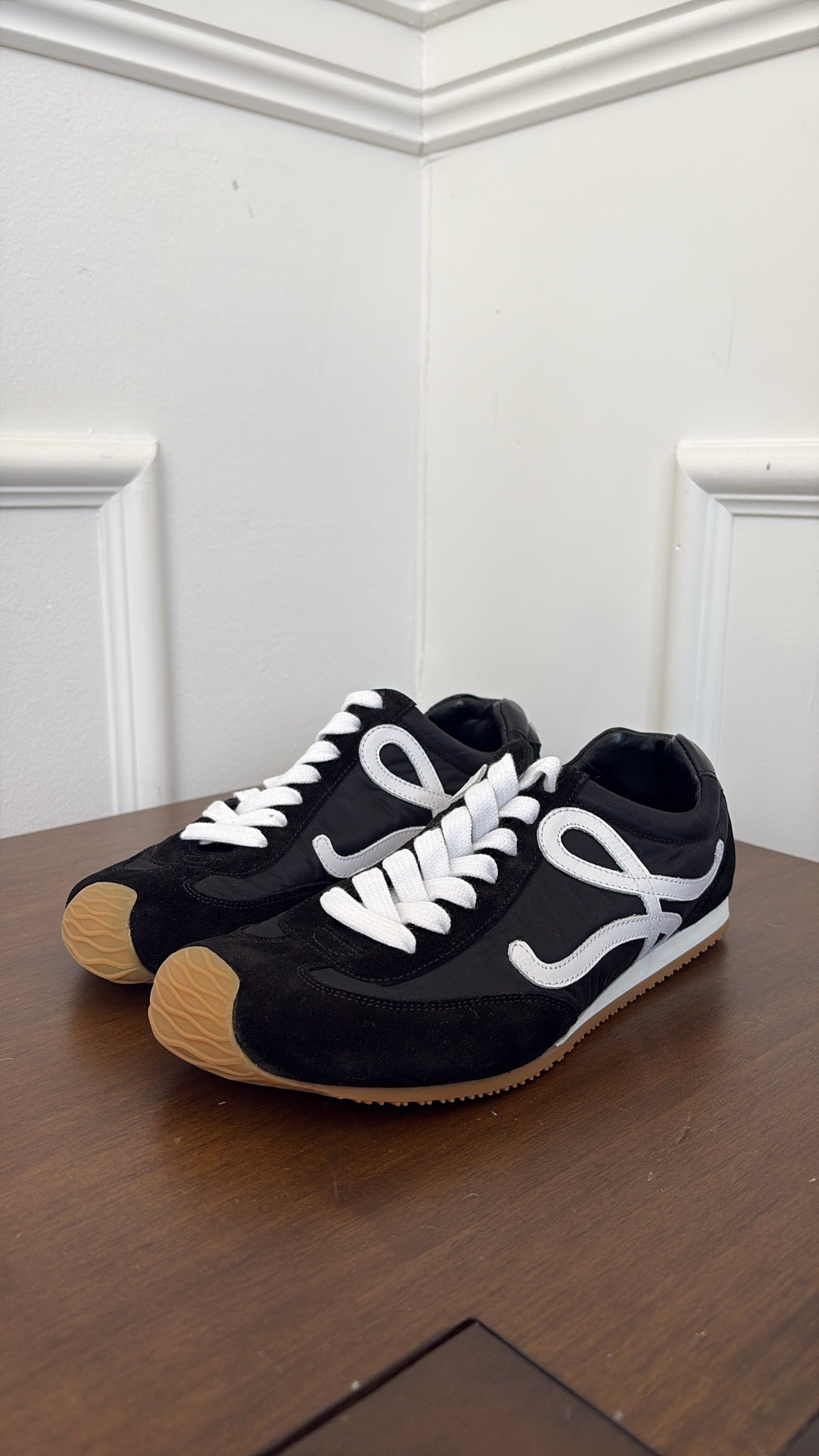 LOEWE Flow Runner In Black and White, 39