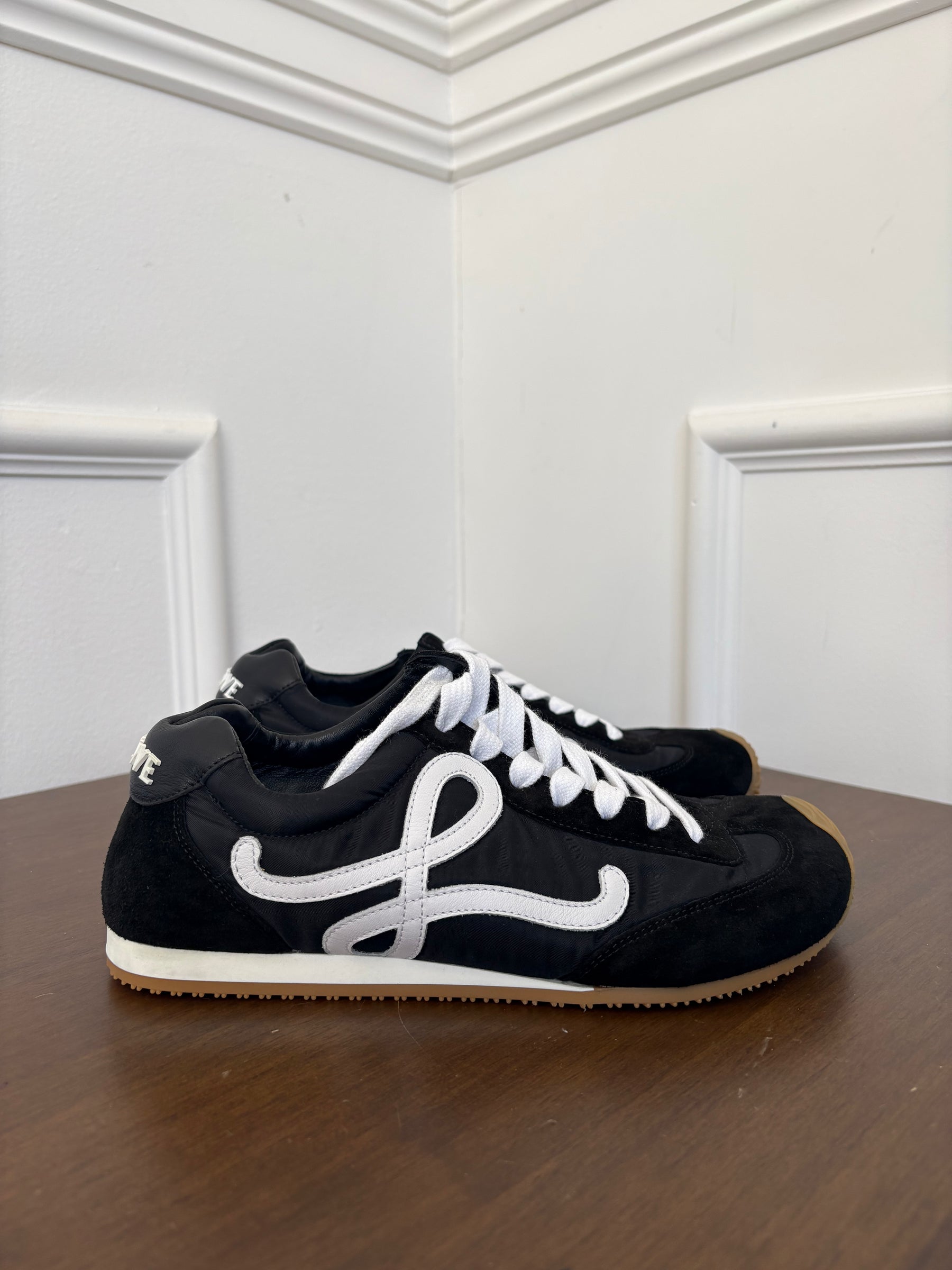 LOEWE Flow Runner In Black and White, 39