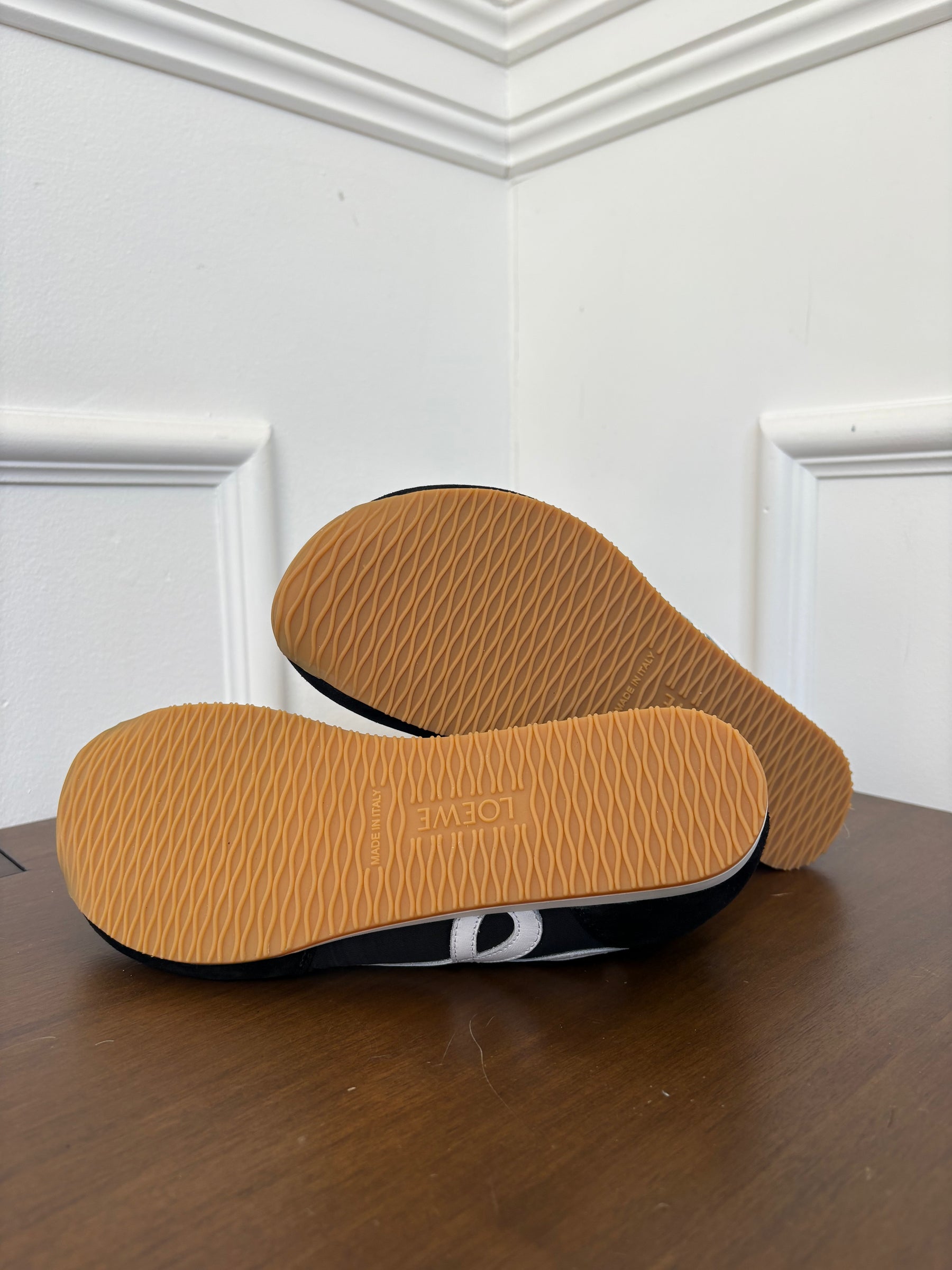 LOEWE Flow Runner In Black and White, 39