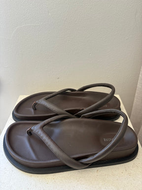 St Agni Sling Back Thong Brown, 38