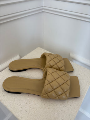 Bottega Veneta Beige Quilted Leather Lido Slides, 38.5