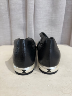 Chanel Black Crinkle Leather Pearl Heel Mary Janes, 41 C