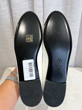 Chanel White and Black Leather Ankle Chain Mary Jane Flats, 41.5