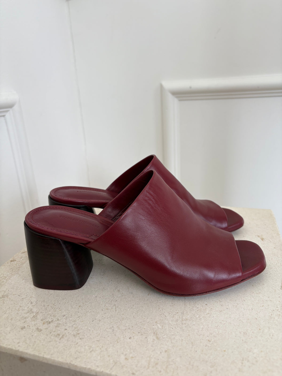 Scanlan Theodore Burgundy Leather Block Heel Mules, 37