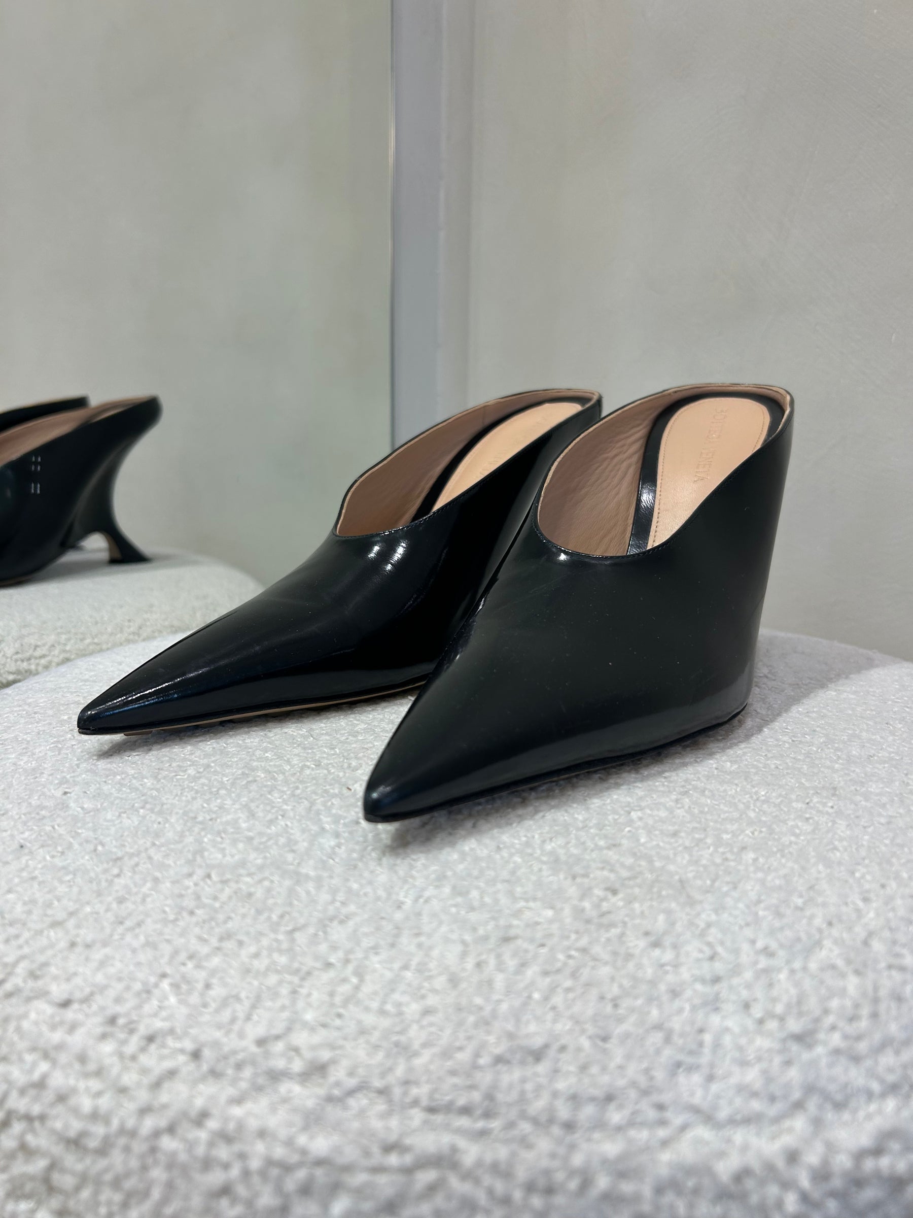 Bottega Veneta Rocket Mule In Black, 40