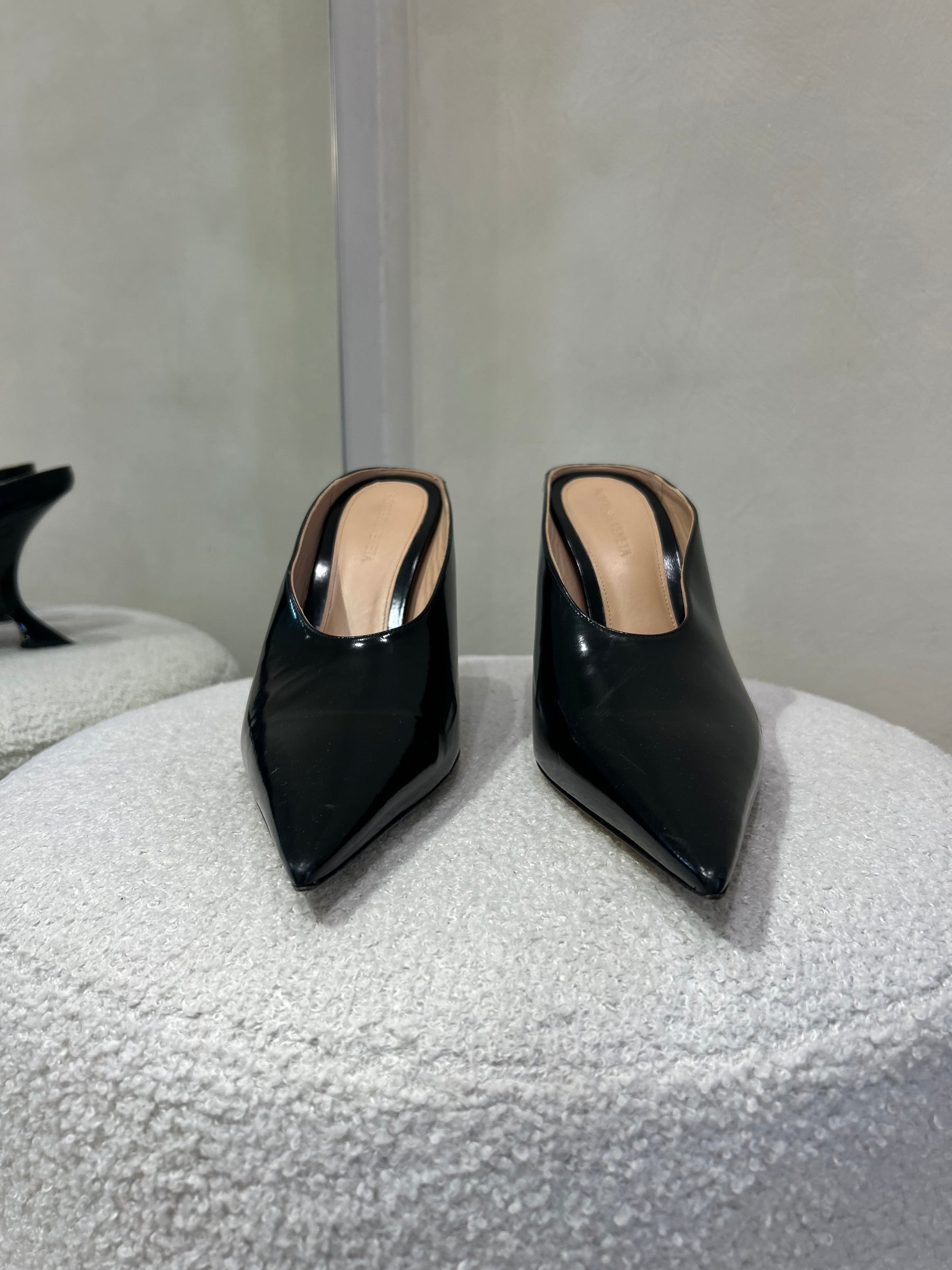 Bottega Veneta Rocket Mule In Black, 40