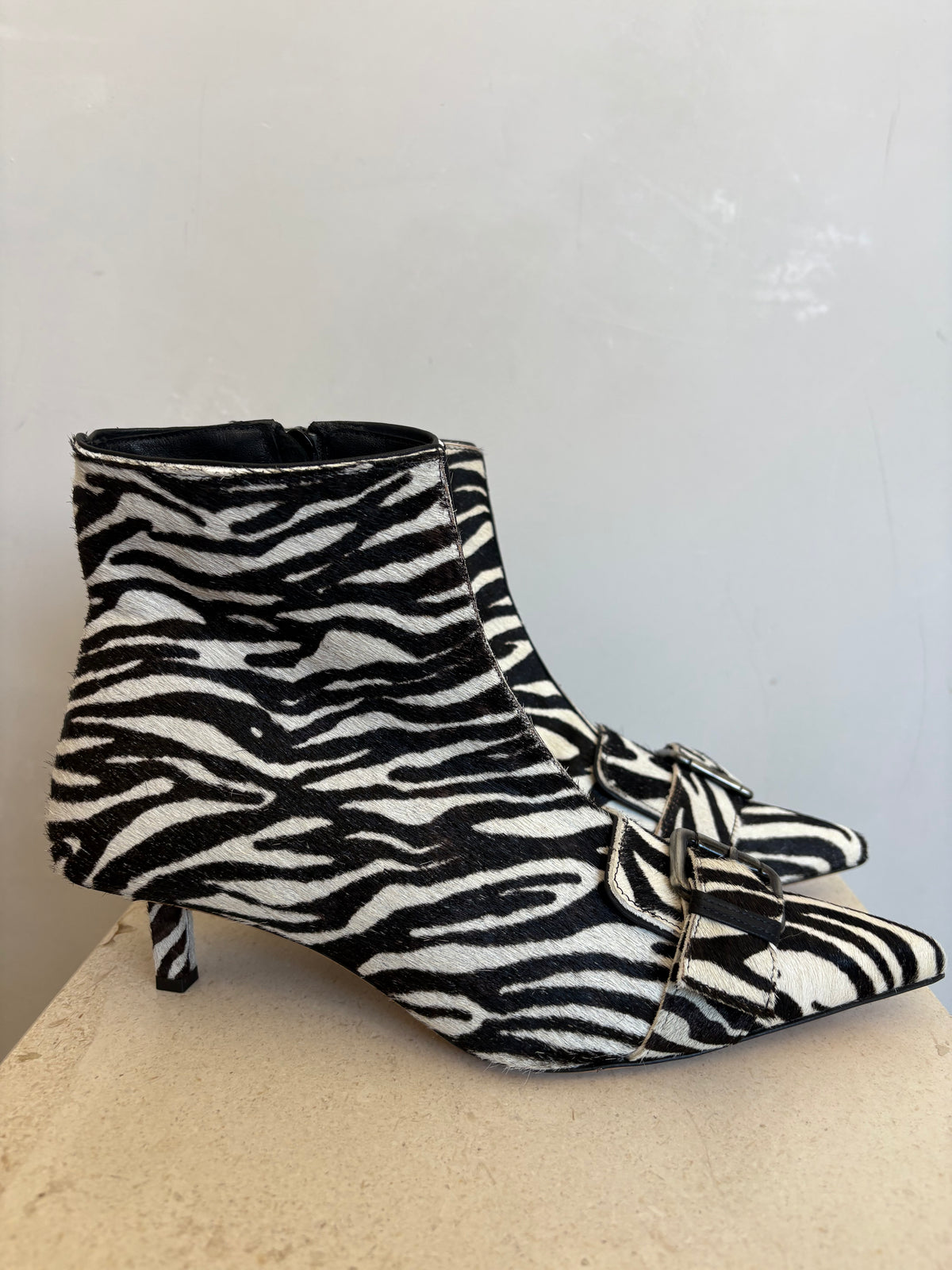 Essentiel Antwerp Ickle Animal Print Booties Black And White, 40
