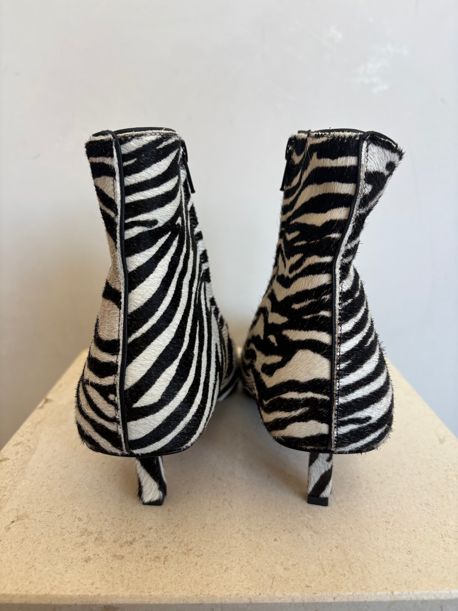 Essentiel Antwerp Ickle Animal Print Booties Black And White, 40