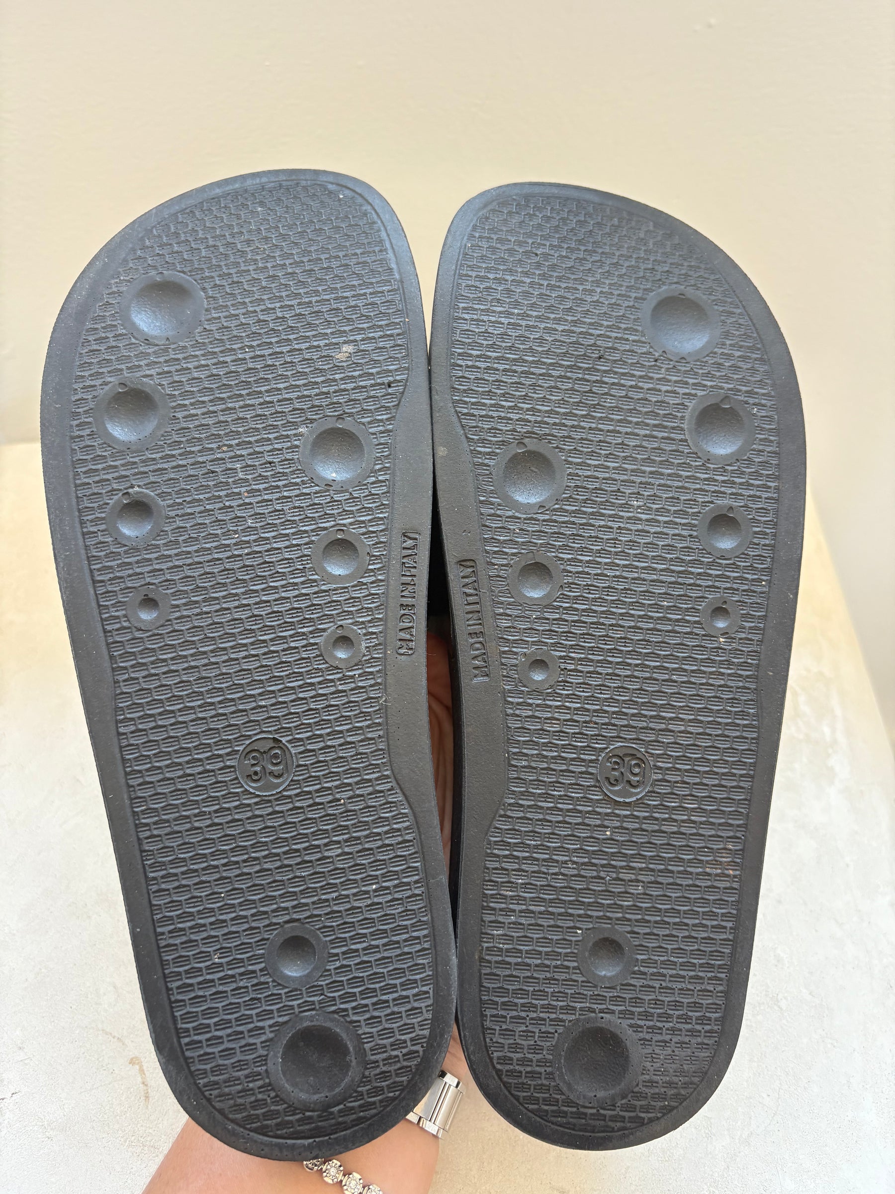 Off-White Black Rubber Logo Slides, 39