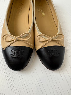 Chanel Beige and Black Leather Ballet Flats, 39