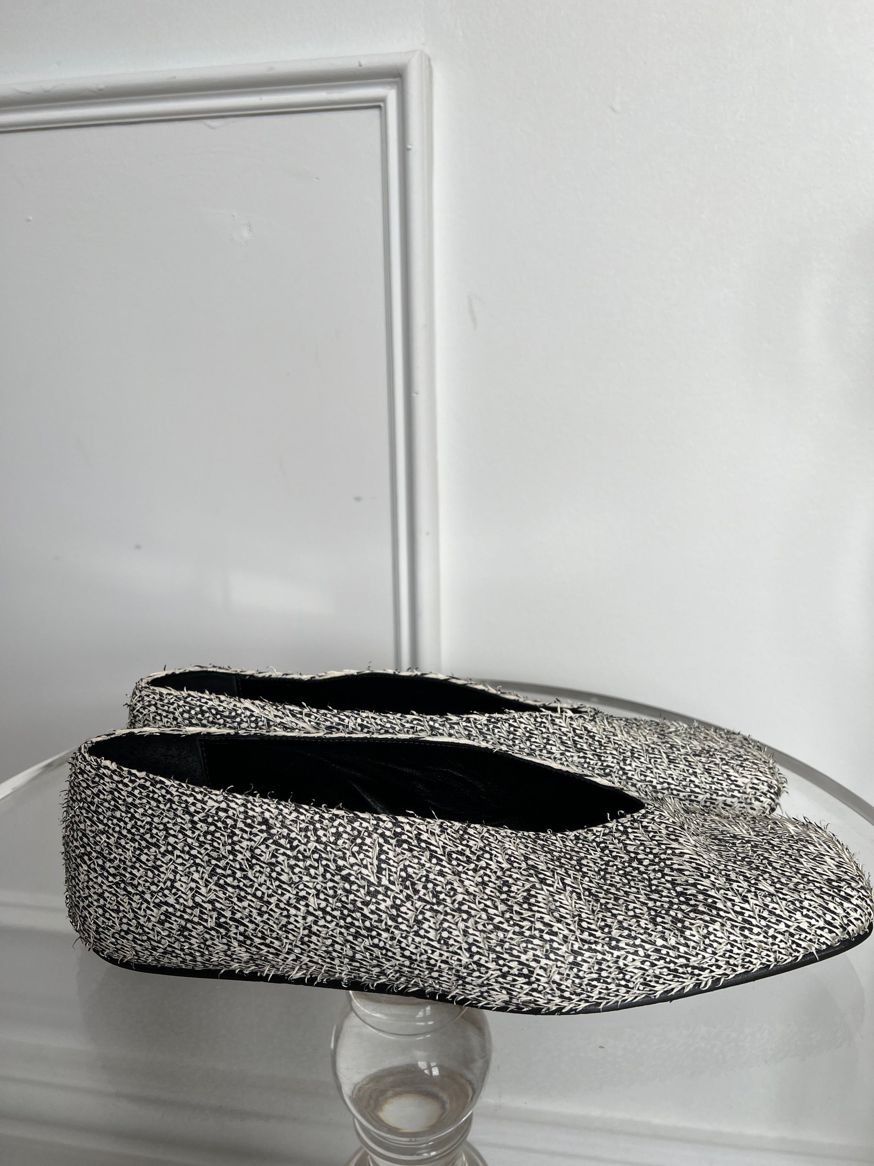 Camilla and Marc Black and White Feathered Square Toe Flats, 41