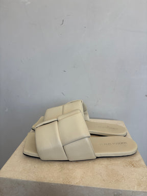 Bottega Veneta Lido Flat Woven Sandal, 41