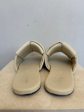 Bottega Veneta Lido Flat Woven Sandal, 41