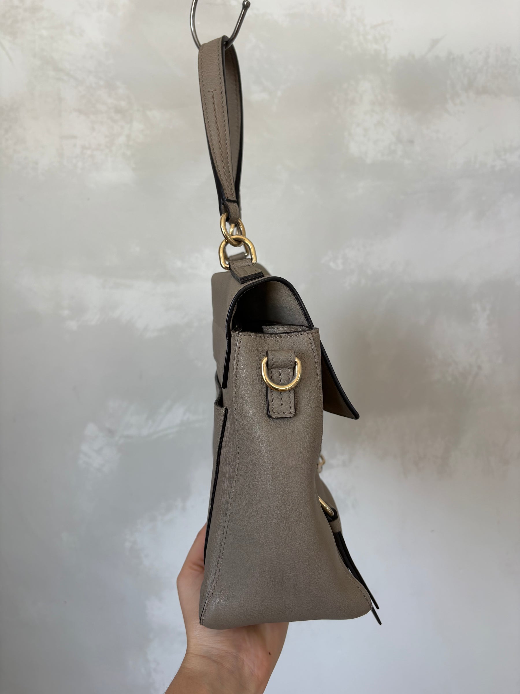 Chloé Small Faye Day Bag In Taupe