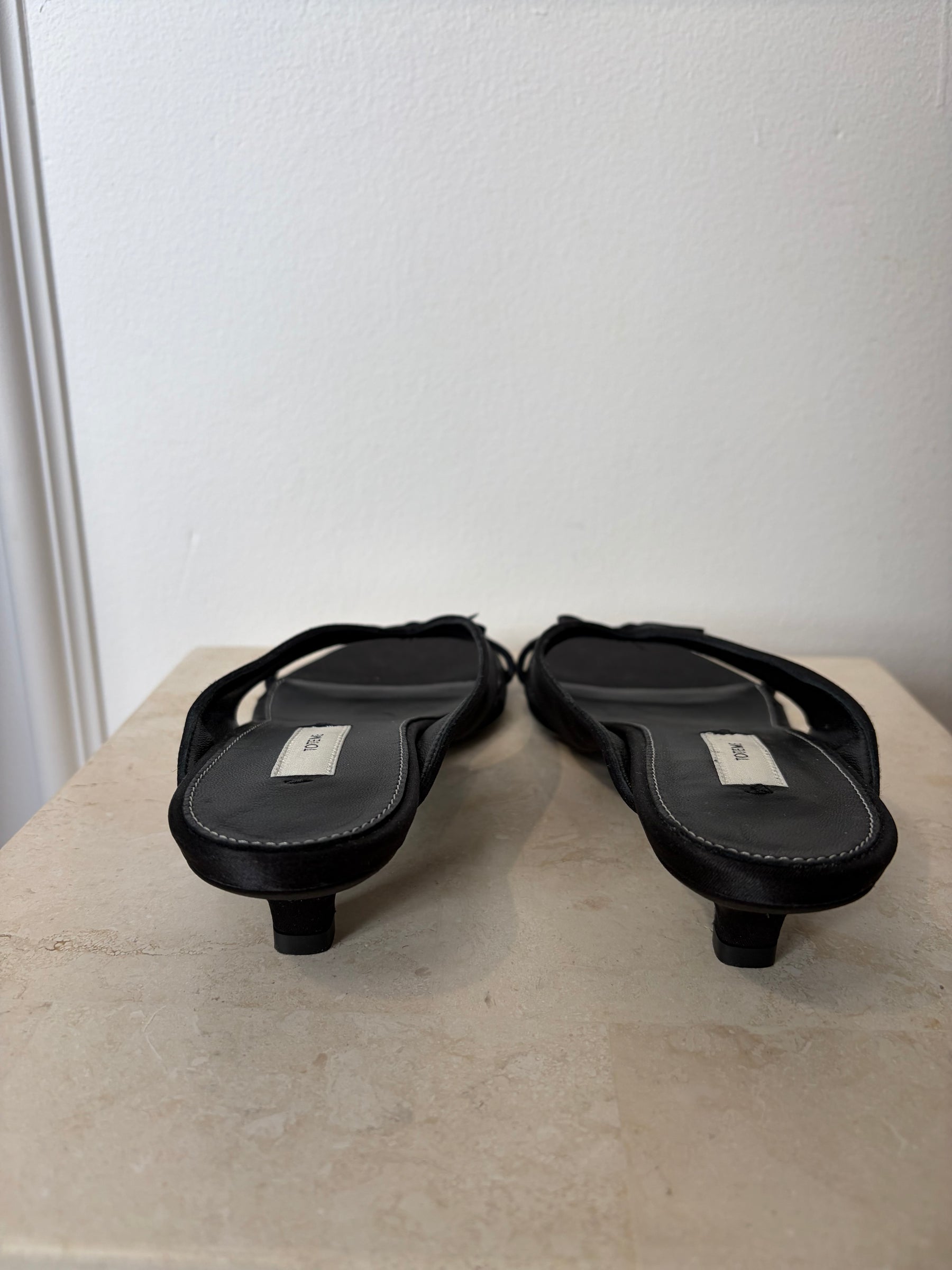 Toteme Bow Detail Satin Mules Black, 37
